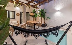 Apartamento con piscina y terraza